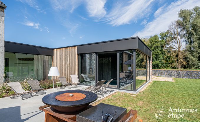 Ruime vakantiewoning aan het water in Aubel voor 21 personen met 9 slaap- en badkamers, binnenzwembad en priv�tuin