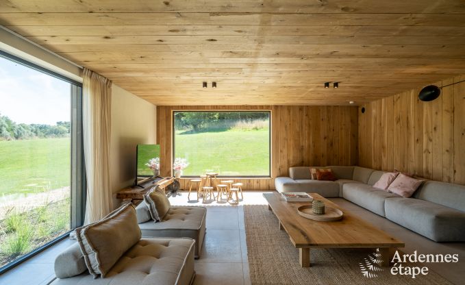 Ruime vakantiewoning aan het water in Aubel voor 21 personen met 9 slaap- en badkamers, binnenzwembad en priv�tuin