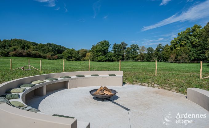 Ruime vakantiewoning aan het water in Aubel voor 21 personen met 9 slaap- en badkamers, binnenzwembad en priv�tuin