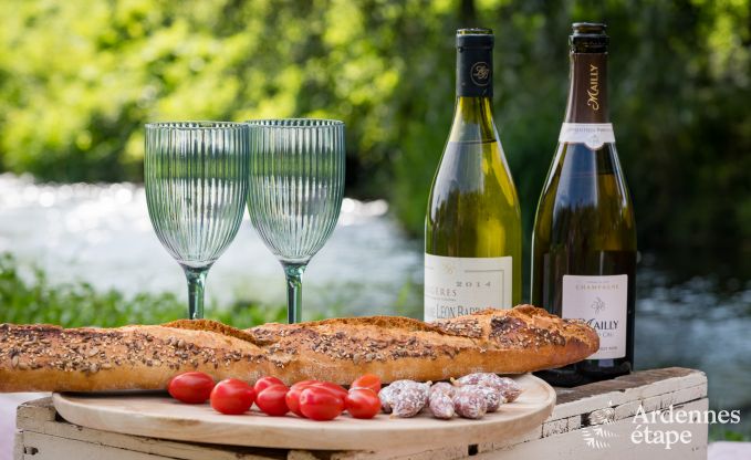 Ruime vakantiewoning aan het water in Aubel voor 21 personen met 9 slaap- en badkamers, binnenzwembad en priv�tuin