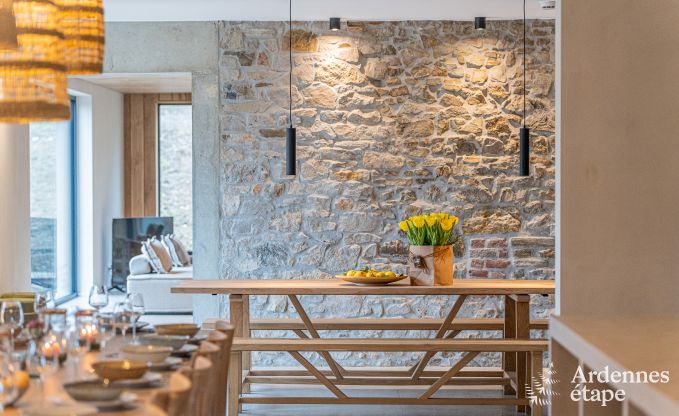 Ruime vakantiewoning aan het water in Aubel voor 21 personen met 9 slaap- en badkamers, binnenzwembad en priv�tuin