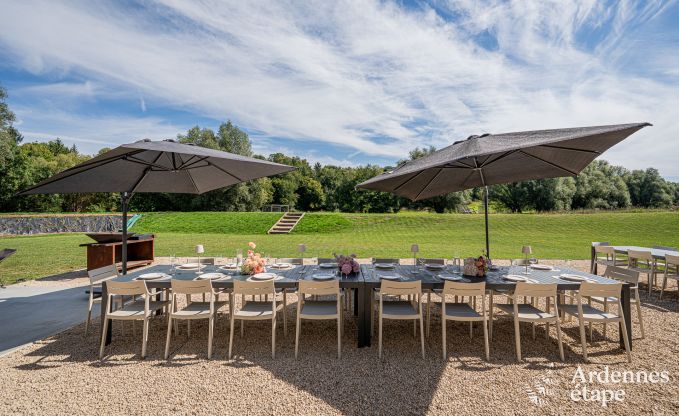 Ruime vakantiewoning aan het water in Aubel voor 21 personen met 9 slaap- en badkamers, binnenzwembad en priv�tuin