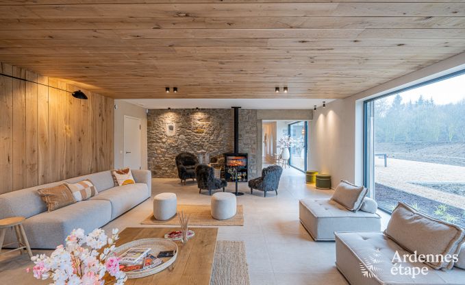 Ruime vakantiewoning aan het water in Aubel voor 21 personen met 9 slaap- en badkamers, binnenzwembad en priv�tuin