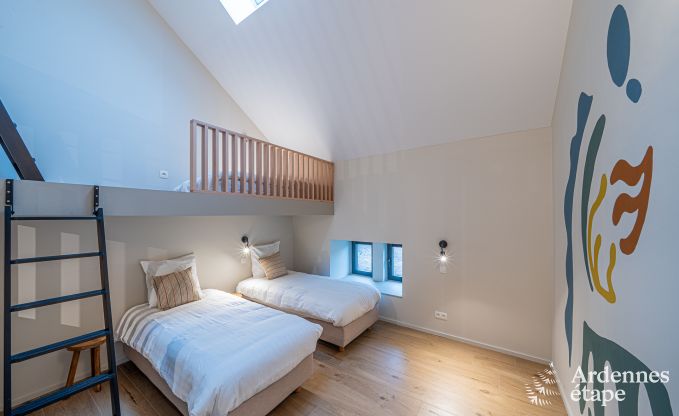 Ruime vakantiewoning aan het water in Aubel voor 21 personen met 9 slaap- en badkamers, binnenzwembad en priv�tuin