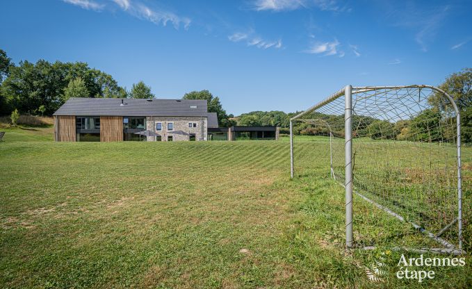 Ruime vakantiewoning aan het water in Aubel voor 21 personen met 9 slaap- en badkamers, binnenzwembad en priv�tuin