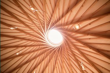 Ruime yurt voor 4 personen in Aywaille met houtpelletkachel en privétuin met terras