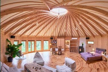 Ruime yurt voor 4 personen in Aywaille met houtpelletkachel en privétuin met terras
