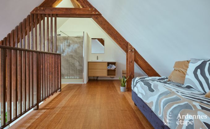 Ruime villa voor 9 personen in Baillonville met binnenzwembad en jacuzzi