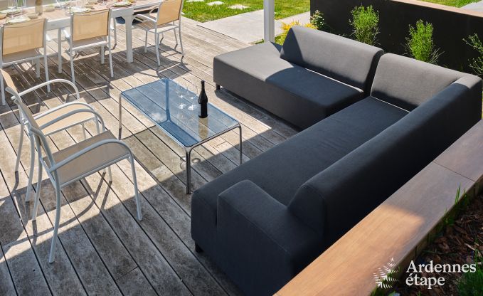 Ruime villa voor 9 personen in Baillonville met binnenzwembad en jacuzzi