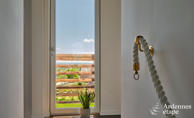 Ruime villa voor 9 personen in Baillonville met binnenzwembad en jacuzzi