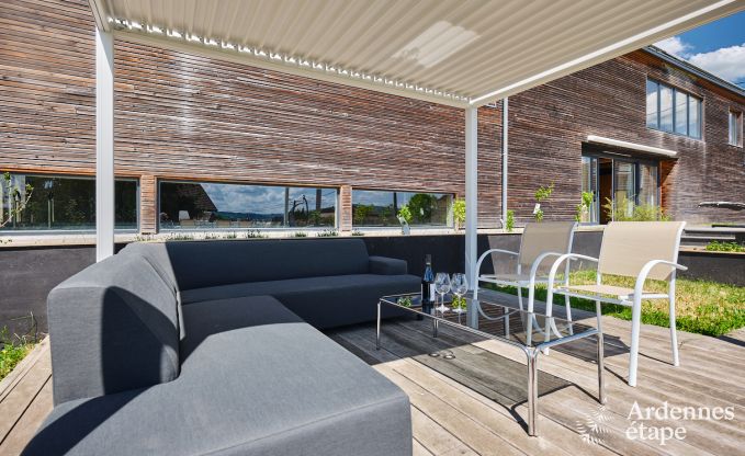 Ruime villa voor 9 personen in Baillonville met binnenzwembad en jacuzzi