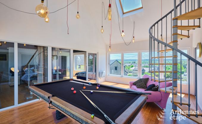 Ruime villa voor 9 personen in Baillonville met binnenzwembad en jacuzzi