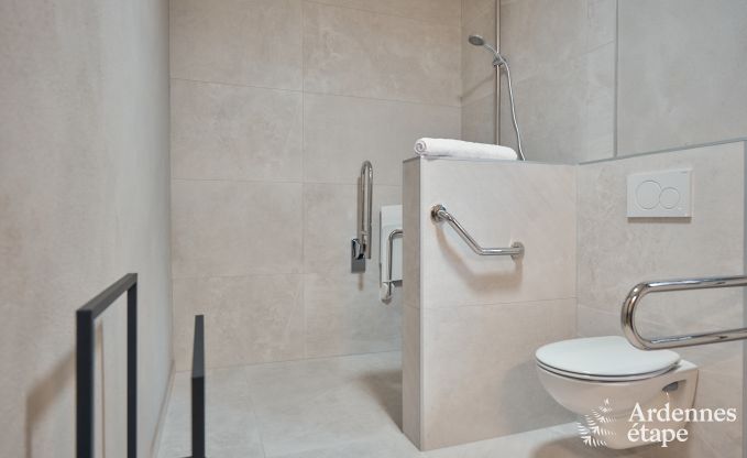 Vakantiehuis in Bastogne: authentieke vakantiewoning voor 16 personen met moderne voorzieningen in de Ardennen