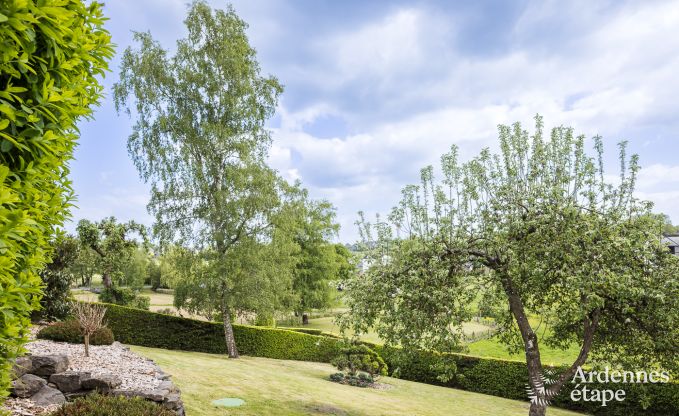 Charmante fermette voor 6 personen in Bastogne met binnen- en buitenjacuzzi