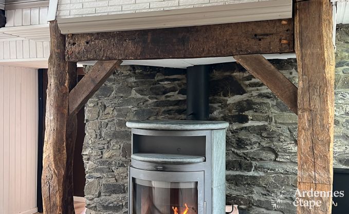 Charmante fermette voor 6 personen in Bastogne met binnen- en buitenjacuzzi