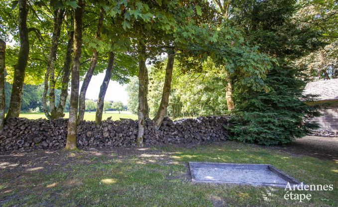 Kasteel in Bastogne voor 12/15 personen in de Ardennen