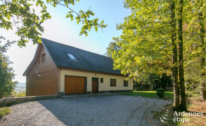 Ruime chalet voor groepen in Beauraing, Ardennen