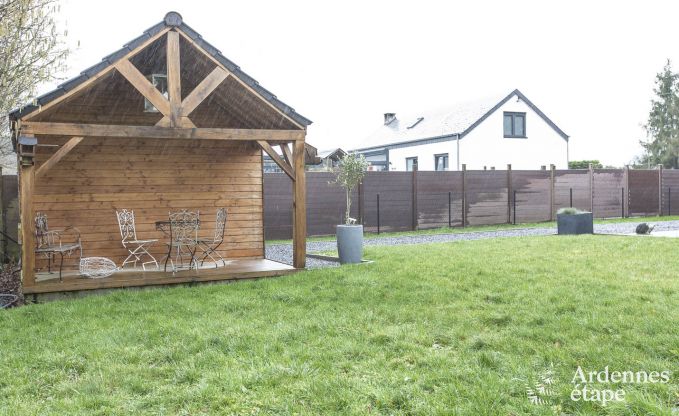 Charmante villa voor 6 personen met grote tuin in Beauraing