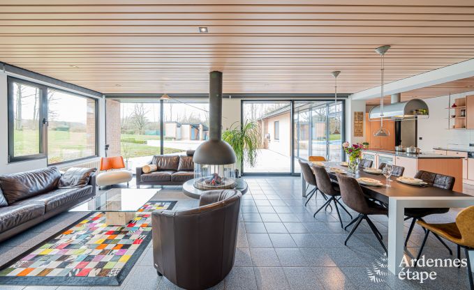Charmante en ruime vakantiewoning met zwembad in Beauraing, Ardennen