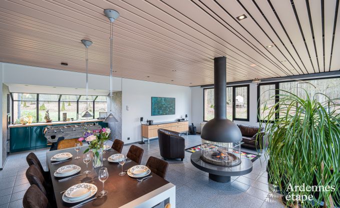 Charmante en ruime vakantiewoning met zwembad in Beauraing, Ardennen