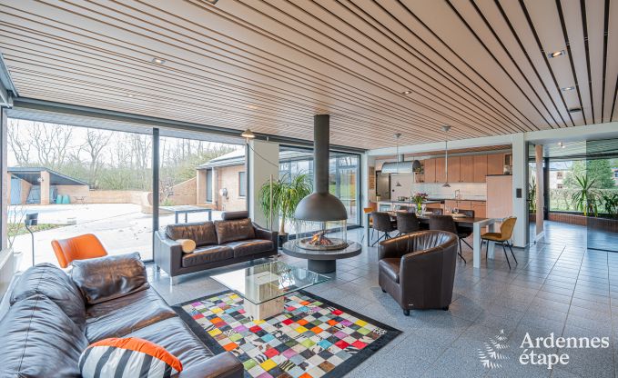 Charmante en ruime vakantiewoning met zwembad in Beauraing, Ardennen