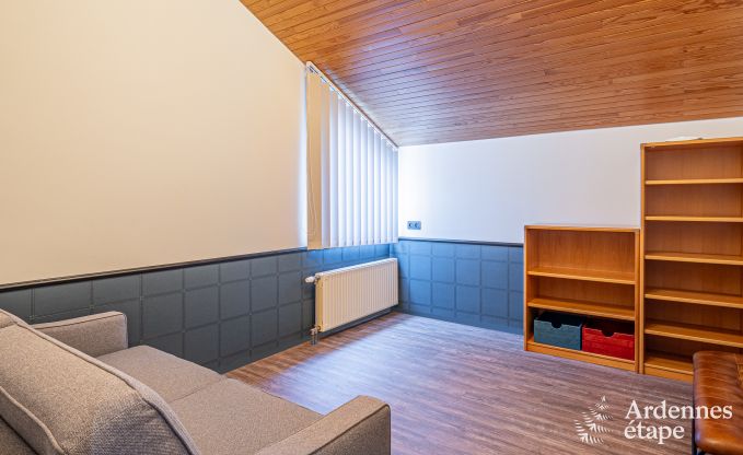 Charmante en ruime vakantiewoning met zwembad in Beauraing, Ardennen