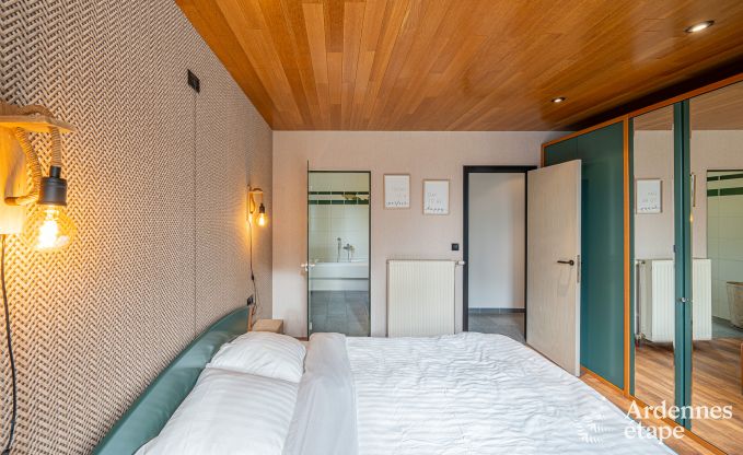 Charmante en ruime vakantiewoning met zwembad in Beauraing, Ardennen