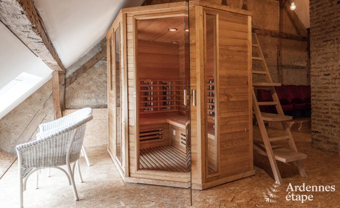 Mooie Vakantiewoning met zwembad, sauna en spelen in Beauraing voor 15 personen in de Ardennen