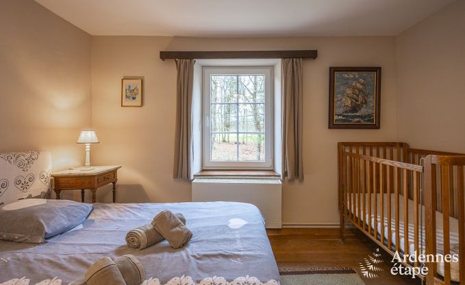 Mooie Vakantiewoning met zwembad, sauna en spelen in Beauraing voor 15 personen in de Ardennen