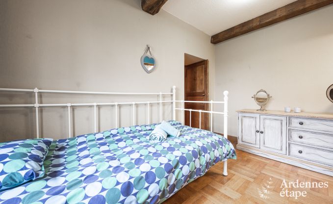 Mooie Vakantiewoning met zwembad, sauna en spelen in Beauraing voor 15 personen in de Ardennen