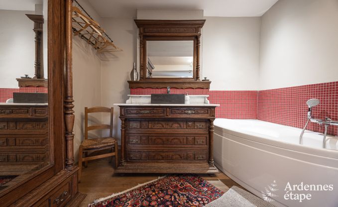 Mooie Vakantiewoning met zwembad, sauna en spelen in Beauraing voor 15 personen in de Ardennen