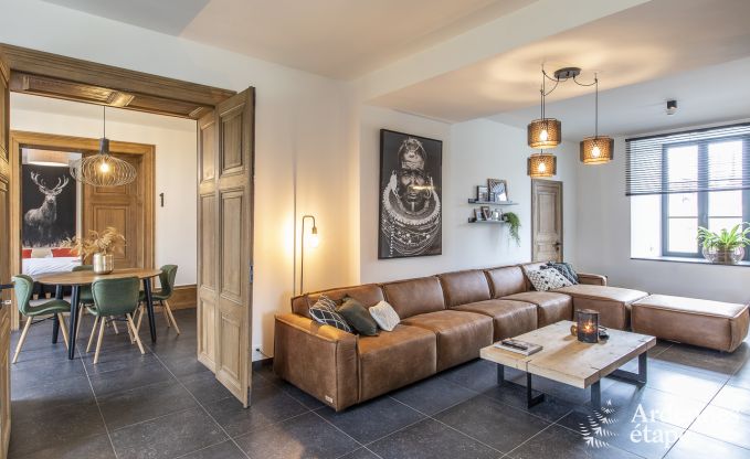 Prachtig kasteel in Bertrix: accommodatie voor 20 personen met binnenzwembad, jacuzzi en infraroodcabine