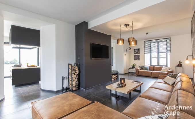 Prachtig kasteel in Bertrix: accommodatie voor 20 personen met binnenzwembad, jacuzzi en infraroodcabine