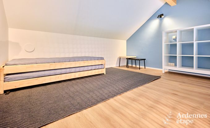 Ruime luxe villa in Bertrix voor 16 personen met verwarmd buitenzwembad en privterras aan het water