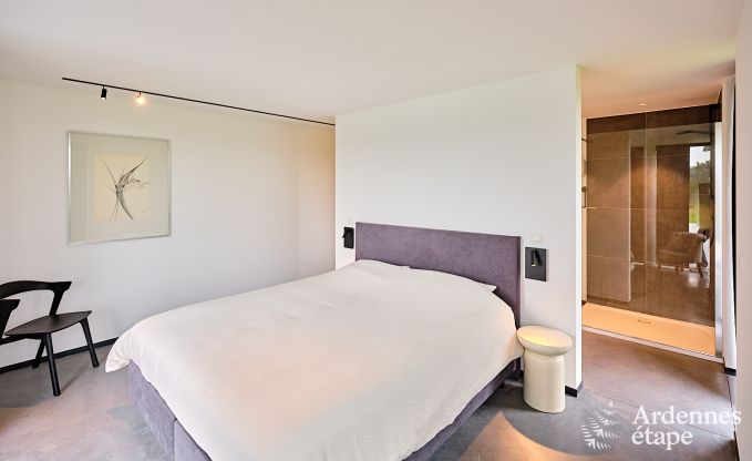 Ruime luxe villa in Bertrix voor 16 personen met verwarmd buitenzwembad en privterras aan het water