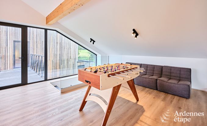 Ruime luxe villa in Bertrix voor 16 personen met verwarmd buitenzwembad en privterras aan het water