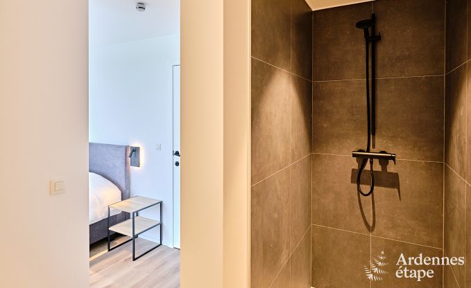 Ruime luxe villa in Bertrix voor 16 personen met verwarmd buitenzwembad en privterras aan het water