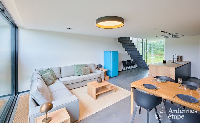 Ruime luxe villa in Bertrix voor 16 personen met verwarmd buitenzwembad en privterras aan het water