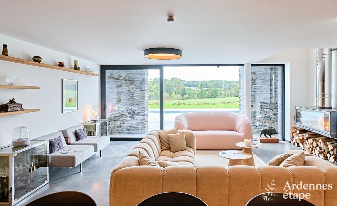 Ruime luxe villa in Bertrix voor 16 personen met verwarmd buitenzwembad en privterras aan het water