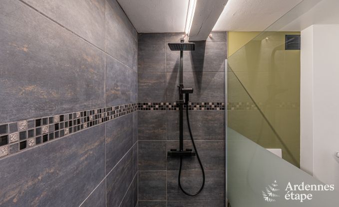 Comfortabel vakantiehuis met binnenzwembad in Bertrix, Ardennen