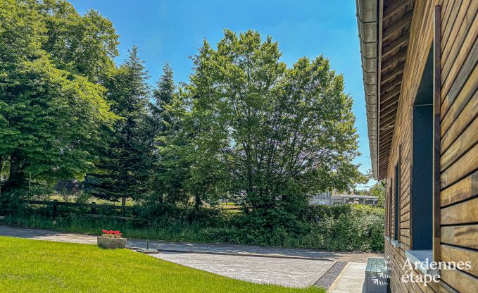 Gezinsvriendelijk vakantiehuis voor 8 personen en 2 honden in Jehonville