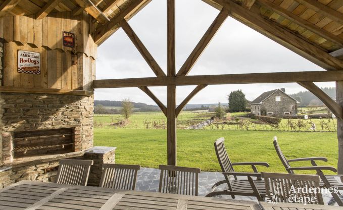 Luxe villa in Bi�vre voor 10 personen in de Ardennen