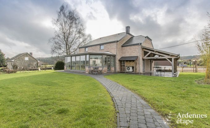 Luxe villa in Bi�vre voor 10 personen in de Ardennen