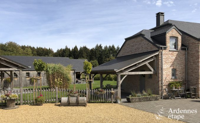 Luxe villa in Bi�vre voor 19 personen in de Ardennen