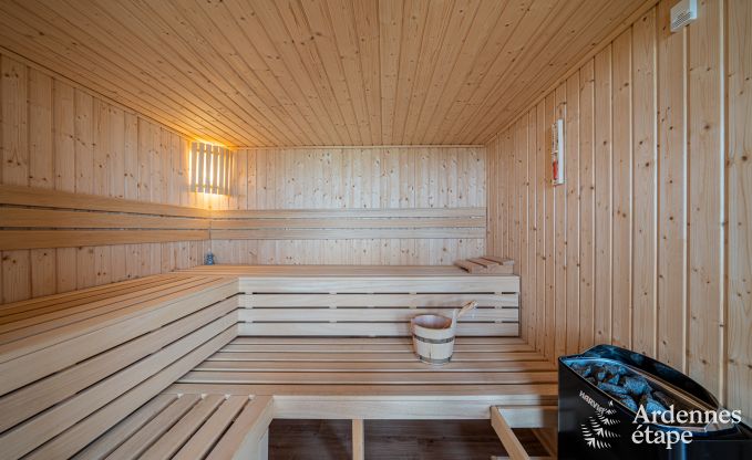 Vakantiewoning in Bivre: huisdiervriendelijk comfort voor 12 personen met sauna  in de Ardennen