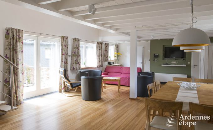 Ruim vakantieappartement voor 12 personen met 5 slaapkamers en gedeelde priv�tuin en wellness in Butgenbach