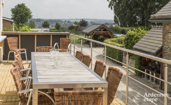 Ruim vakantieappartement voor 12 personen met 5 slaapkamers en gedeelde priv�tuin en wellness in Butgenbach