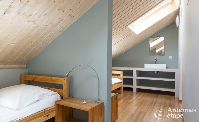 Ruim vakantieappartement voor 12 personen met 5 slaapkamers en gedeelde priv�tuin en wellness in Butgenbach