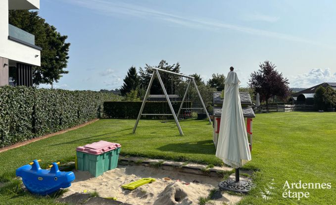 Ruim vakantieappartement voor 12 personen met 5 slaapkamers en gedeelde priv�tuin en wellness in Butgenbach