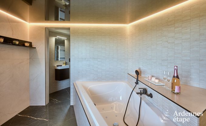 Luxe vakantiehuis in Butgenbach: watertoren met sauna, bubbelbad en panoramisch uitzicht voor 6 personen